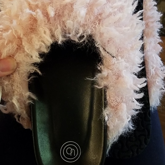 Host pick! Cleeearance ❤️💕❤️Super fluffy furry  Shearling slide - Picture 8 of 8